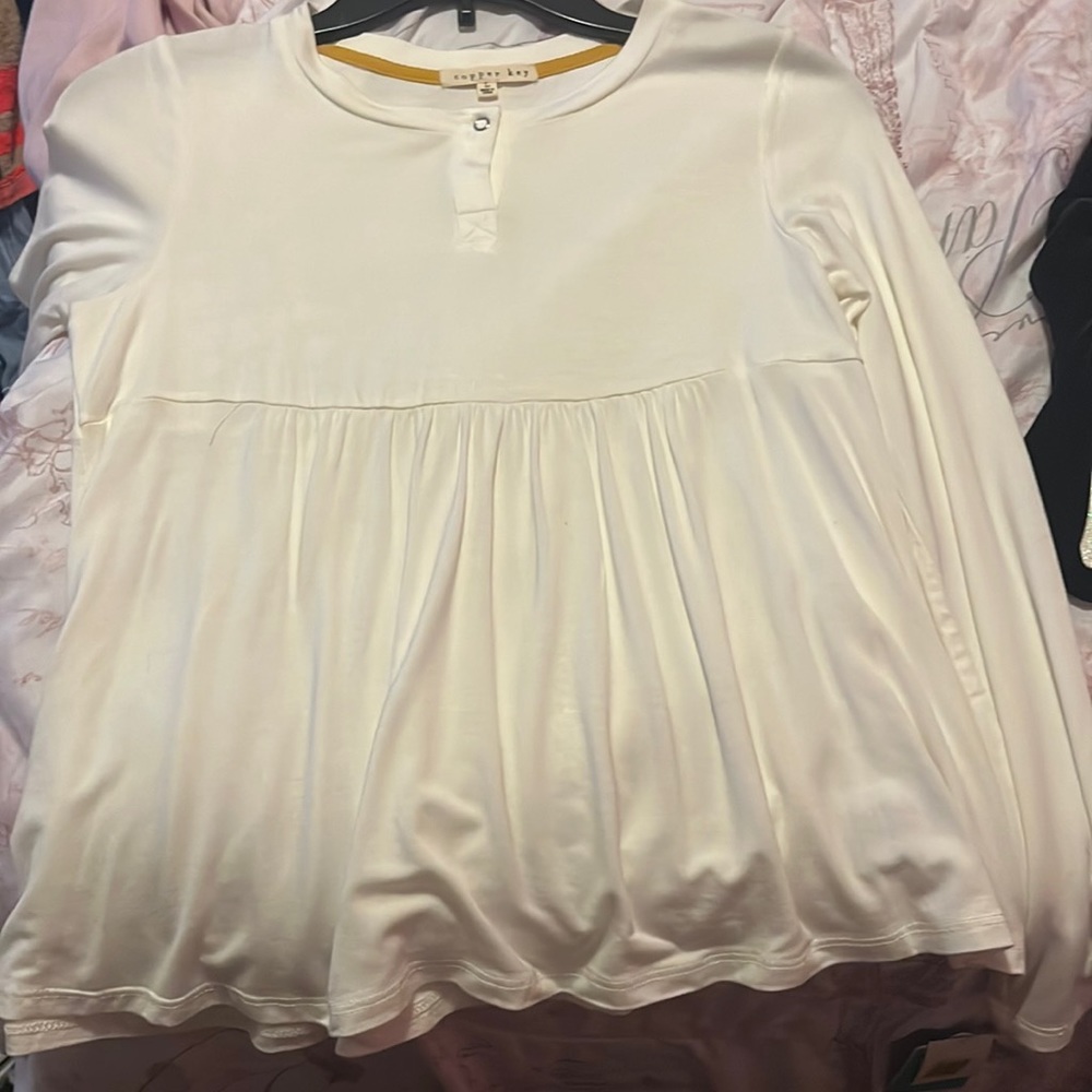 Off white top
